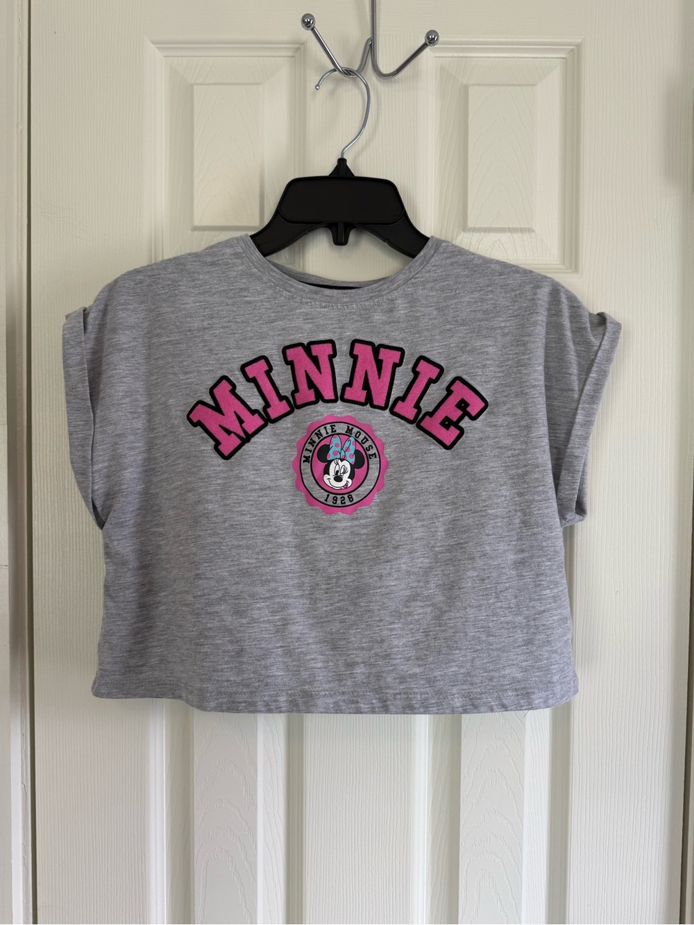 Disney Parks Minnie Mouse Gray Cropped Tee with Pink Graphic tshirt